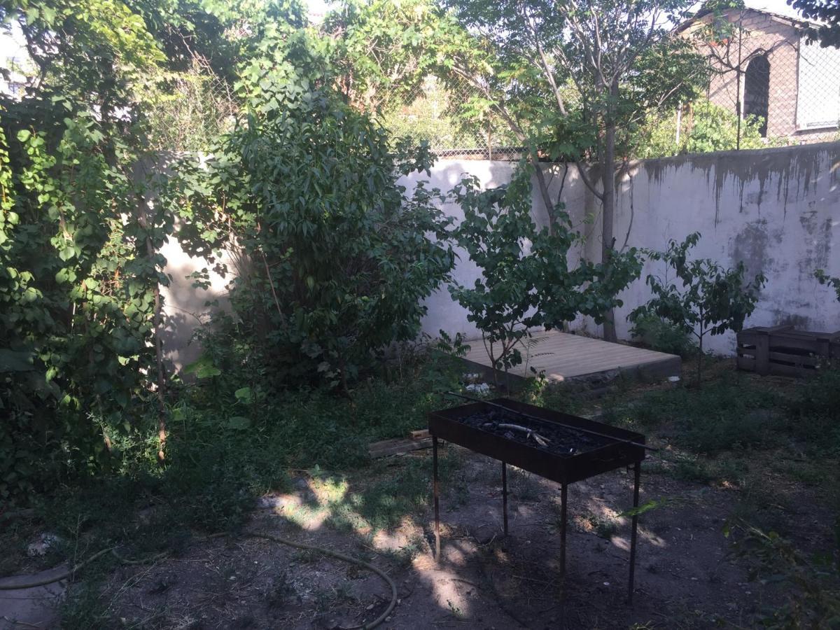 Hotel 333 Yerevan Bagian luar foto