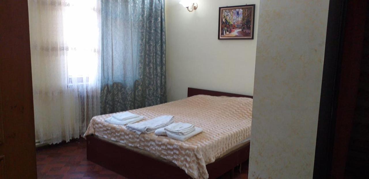 Hotel 333 Yerevan Bagian luar foto