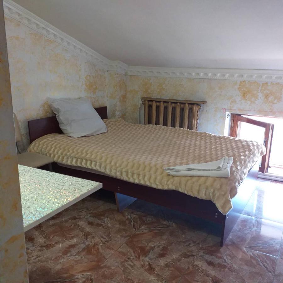 Hotel 333 Yerevan Bagian luar foto
