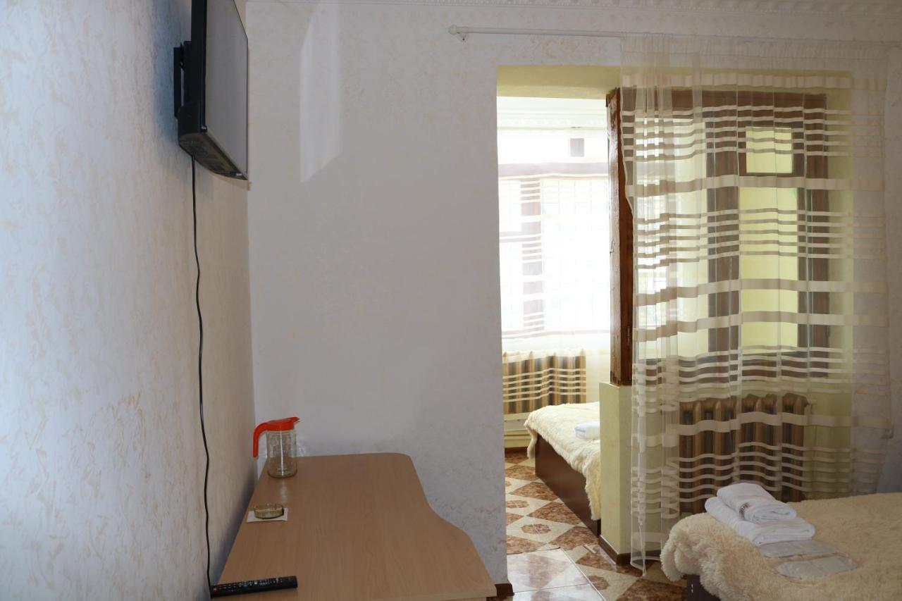 Hotel 333 Yerevan Bagian luar foto