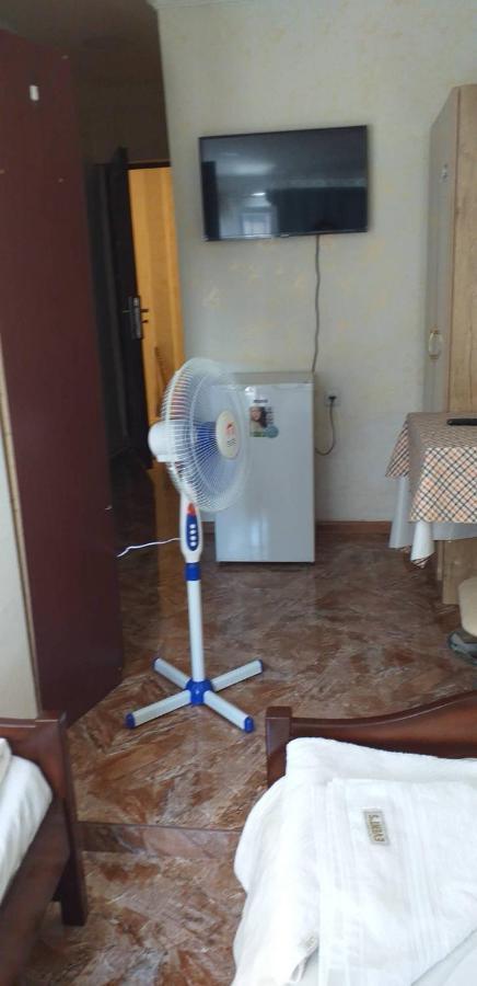 Hotel 333 Yerevan Bagian luar foto