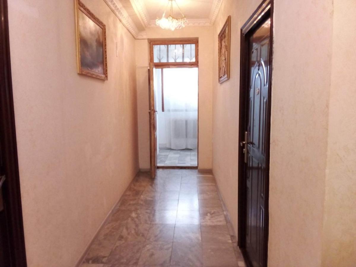 Hotel 333 Yerevan Bagian luar foto
