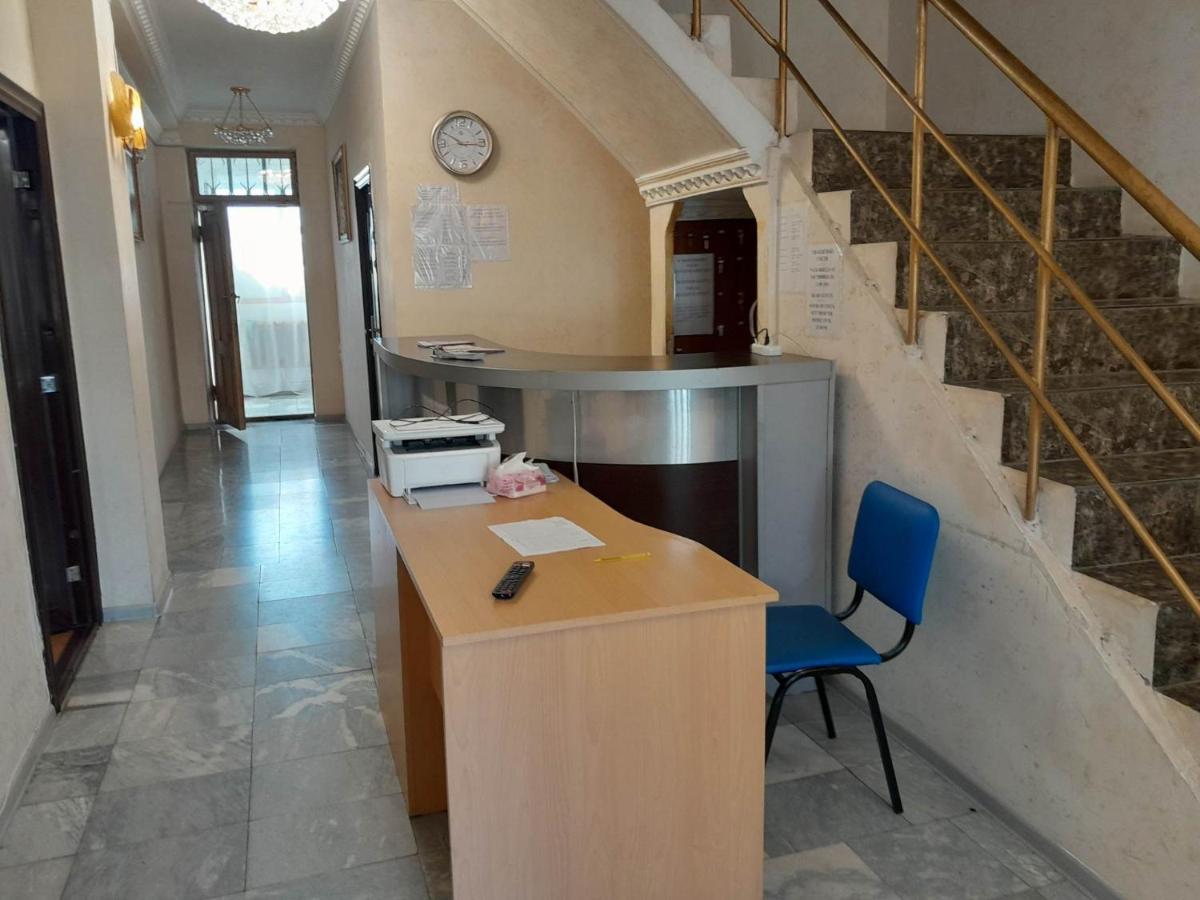 Hotel 333 Yerevan Bagian luar foto
